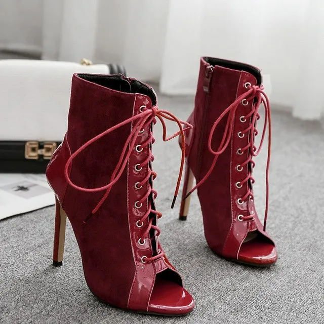 Boots and high-heeled P78