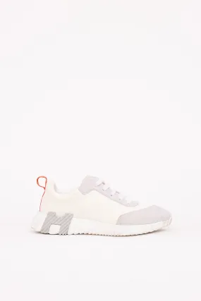 Bouncing Sneaker